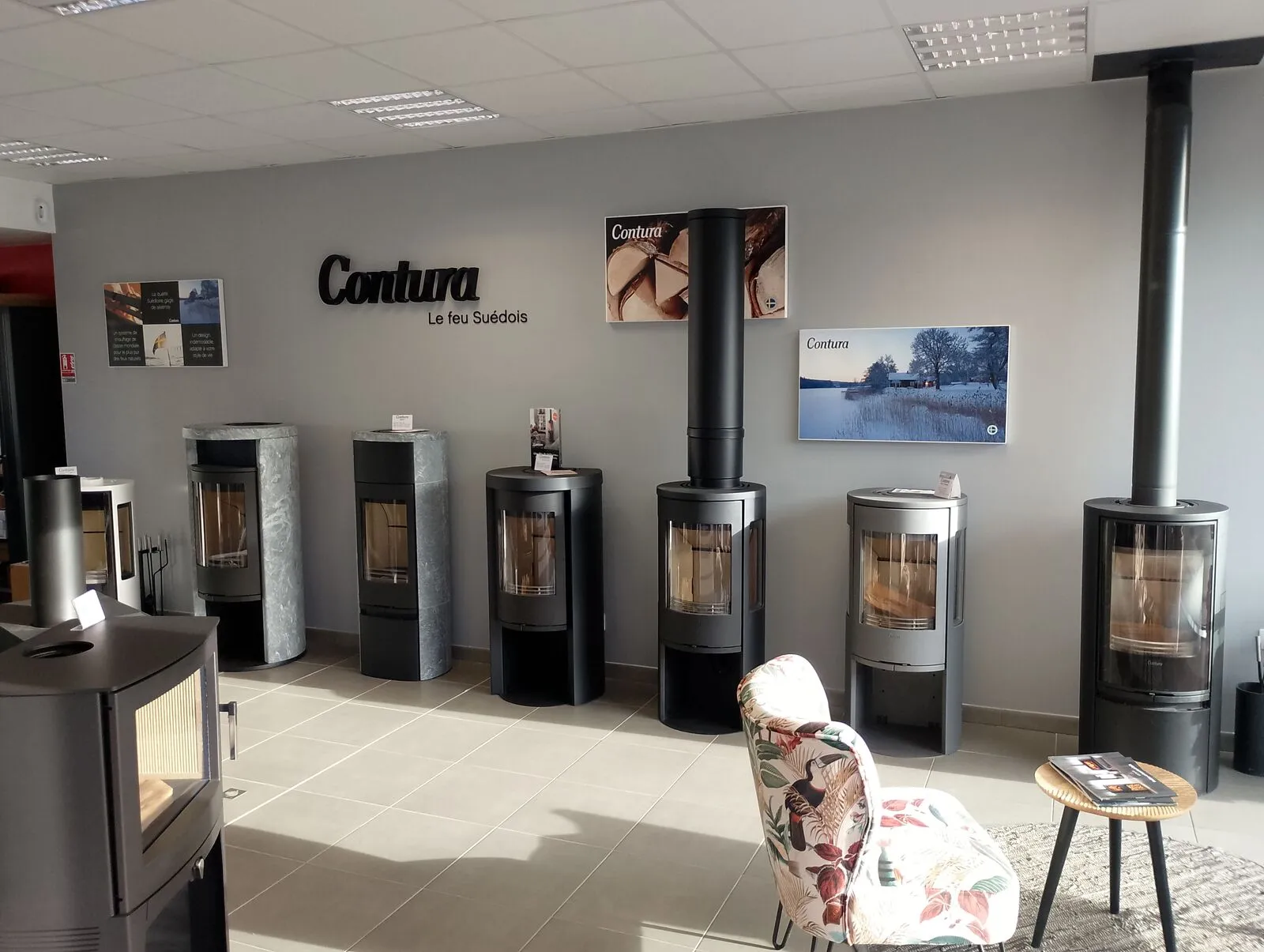 Espace Contura du showroom d’Ardres, poêles à bois suédois exposés